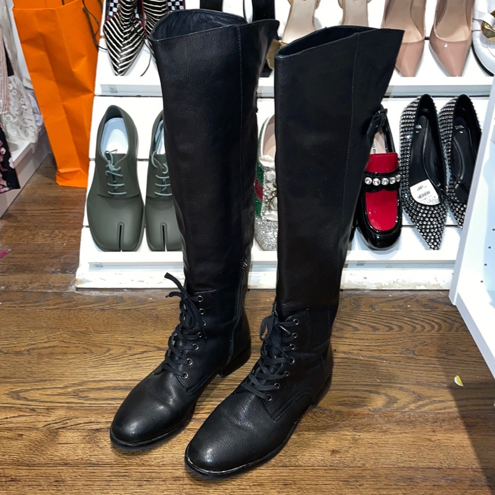 Pour La Victoire Black Leather Riding Boots with lace detail size 8.5. Like New!